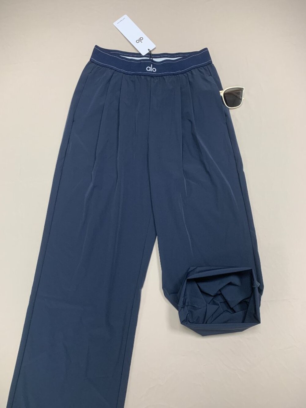 New ALO Yoga Navy Luxe Trouser π XXS XS 30" Inseam - Picture 7 of 9